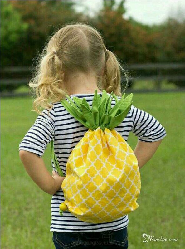 转，菠萝双肩包