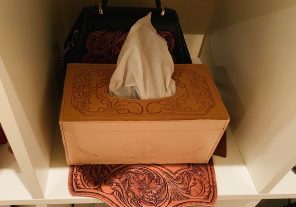 驹缝皮雕皮革纸巾盒