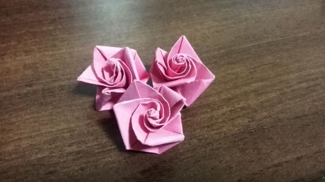 折纸-简单的玫瑰花叠法    安然制作 第1步