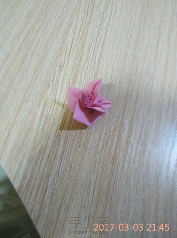 最简单的纸玫瑰