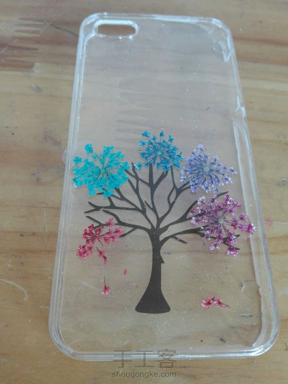 蕾丝花滴胶手机壳。