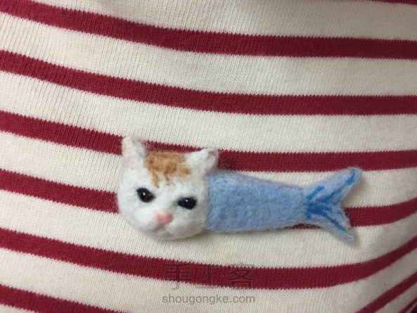 假装是一条鱼的猫
