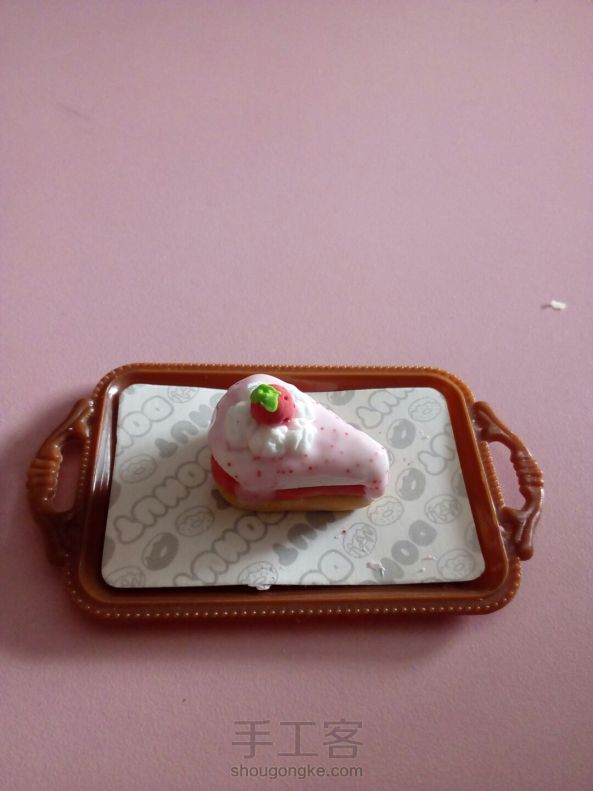 呜啦！草莓三角蛋糕