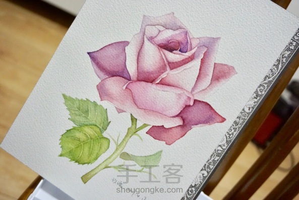 淡淡紫色玫瑰花水彩画教程