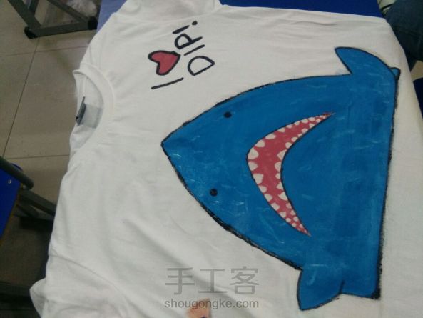 鲨鱼手绘T恤