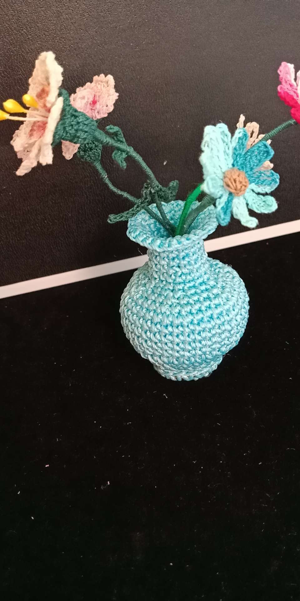 一个简单的钩编小花瓶