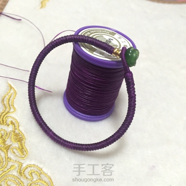 碧玉手绳(小孔径玉石的过线方法和无痕收尾)