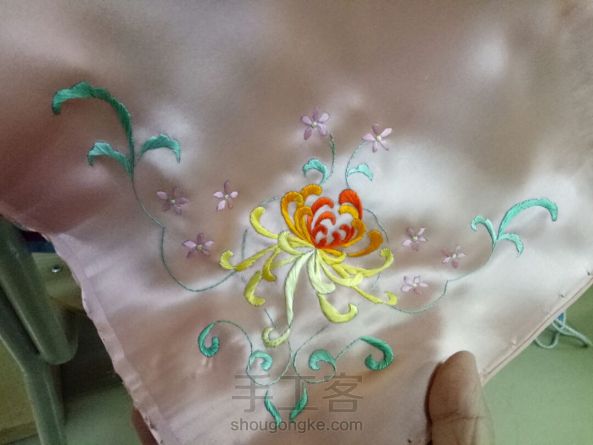 苏绣菊花方巾