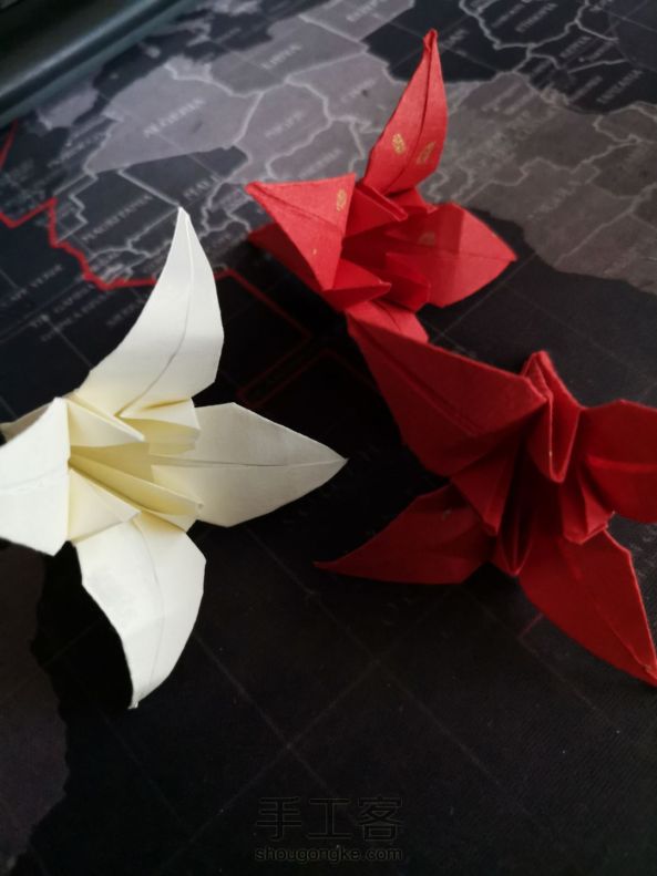 折纸百合花