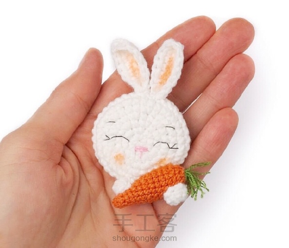 抱胡萝卜的🐰可爱小兔子，又好看又简单，随时都可以钩一个。