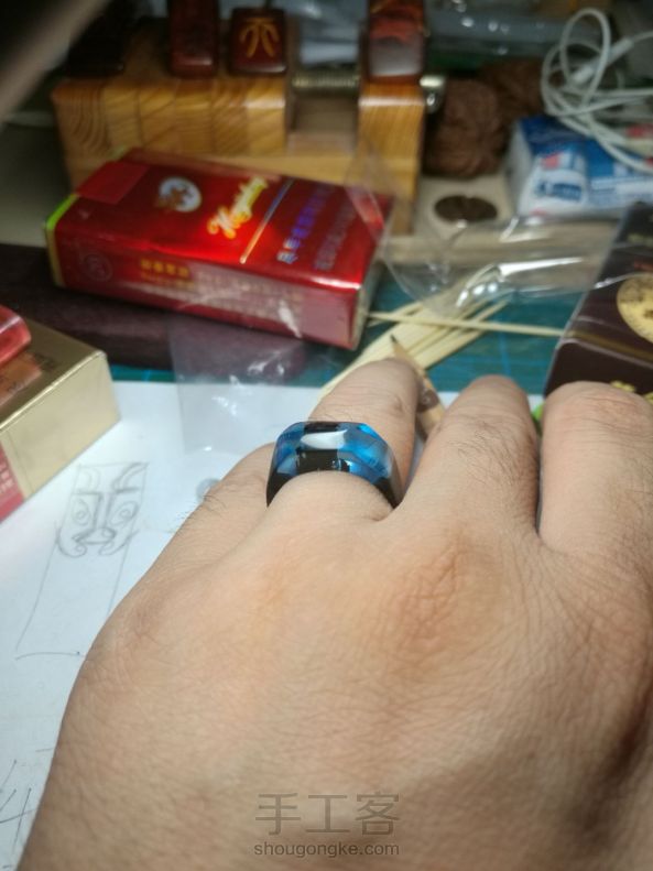 也做个实验型的滴胶戒指