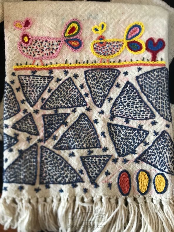 流苏刺绣斜跨包