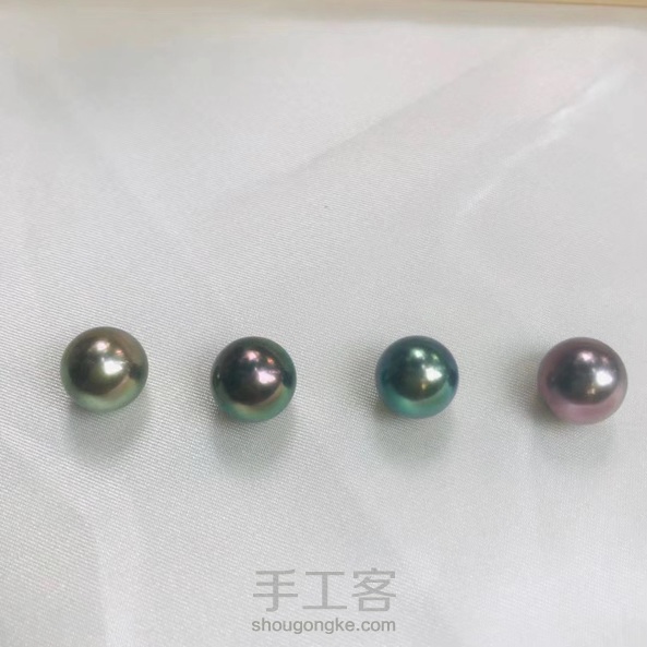 画几颗大溪地黑珍珠