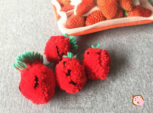 毛线草莓