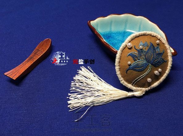 蓝莲花——手工刺绣胸针