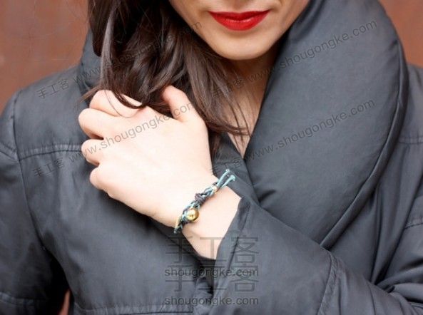 DIY摇滚铆钉手链教程