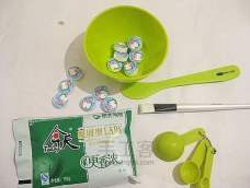 手动DIY绿茶酸奶美白面膜