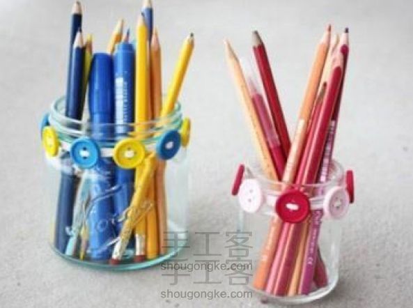 手工制作漂亮纽扣笔筒 玻璃罐变笔筒