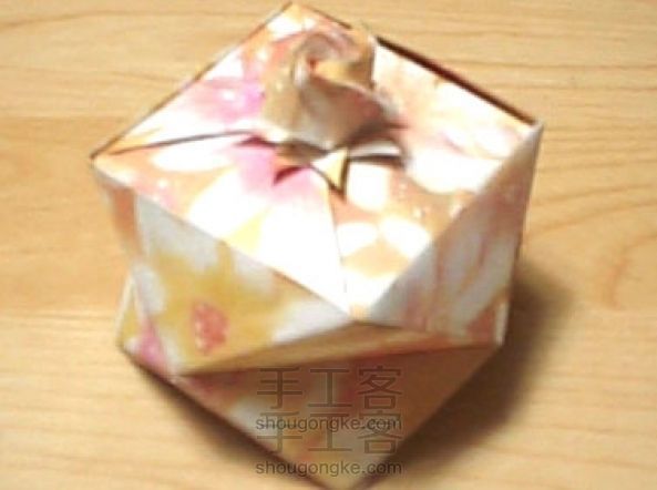 一款方形糖果盒折纸图解