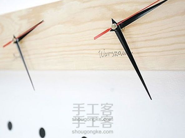 条形木头时钟创意设计