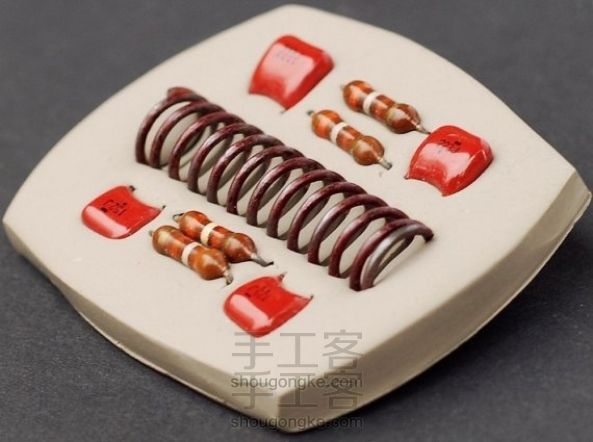 废弃电子元器件、就金属手工制作创意胸针DIY