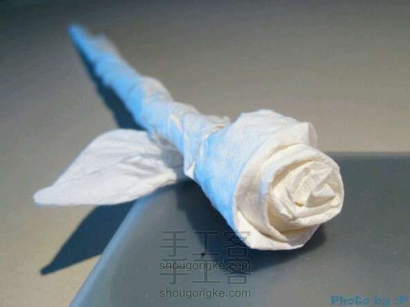折纸玫瑰花的方法之餐巾纸