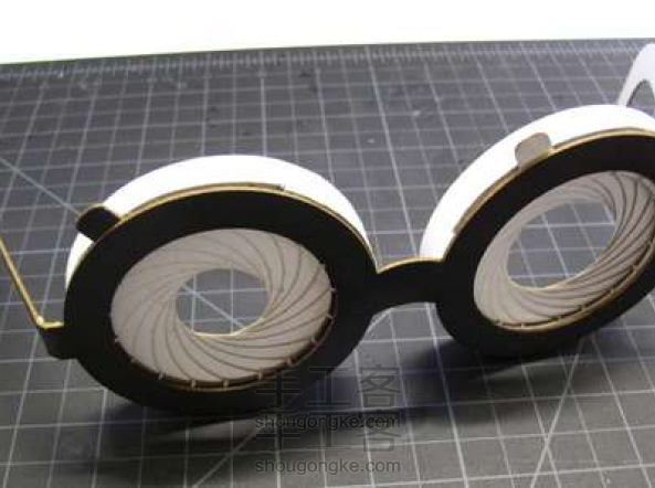 纸光圈眼镜