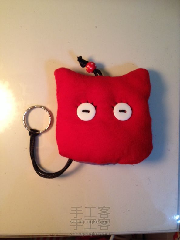 简单的手工小红猫抽拉钥匙包