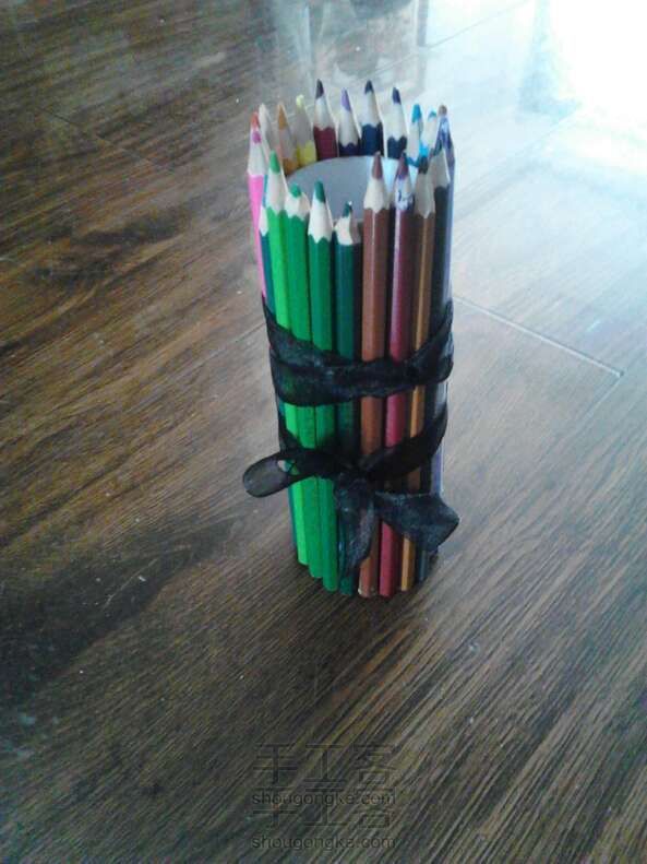 彩色笔筒