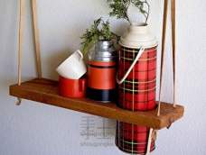 利用旧暖壶DIY的超有创意家居装潢设计，给亲们分享，如果正好你也有这样一把就暖壶，不妨让男朋友帮忙一起设计一个如此具有迷幻效果的波普艺术家居作品吧！