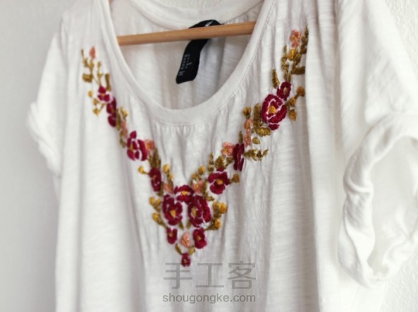 刺绣花朵图案改造旧T恤DIY教程