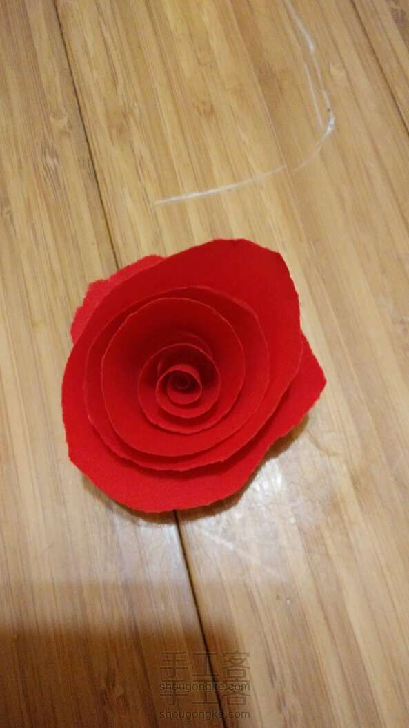 超简单纸玫瑰不用折