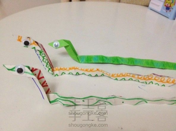 简单的纸蛇折纸方法图解