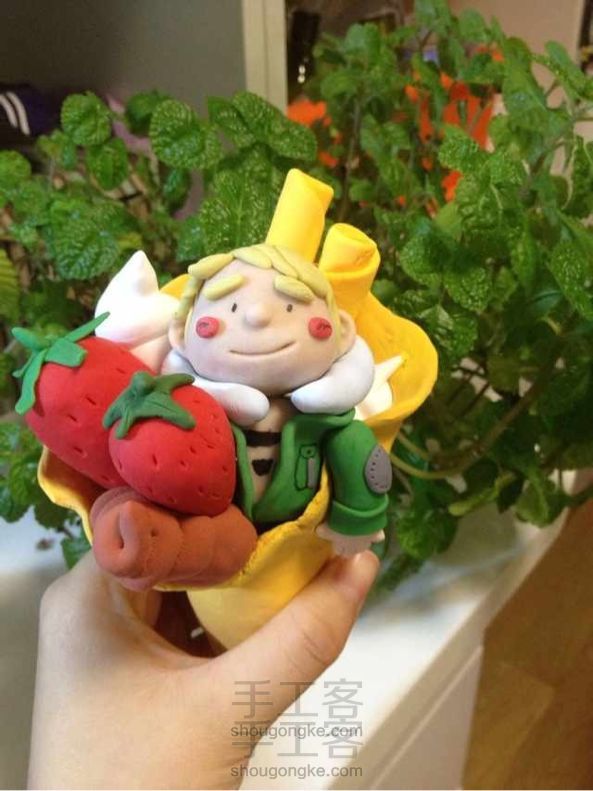 软陶华生手捧卷