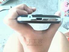 史上最简单的手机防尘塞，猜猜是什么？