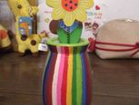 酸奶瓶子变身彩虹花瓶