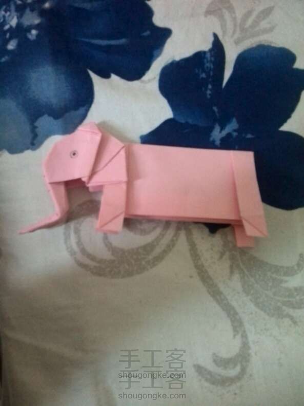 纸折的大象儿童折纸
下