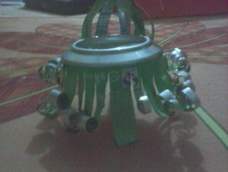 易拉罐巧手变“宝座” 旧物改造手工制作