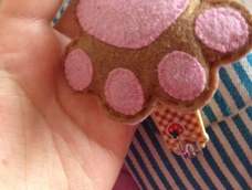 不织布小脚丫挂件制作