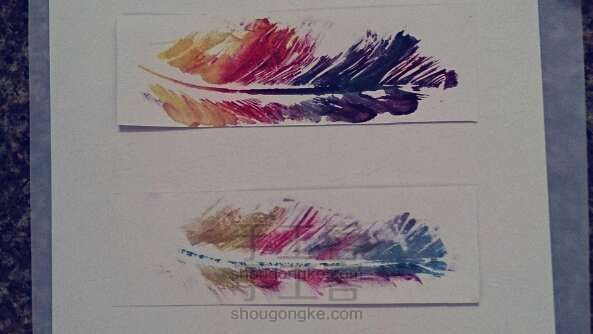 用羽毛树叶巧妙制作水彩书签。