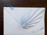 一张A4纸折叠带羽毛的信封！
