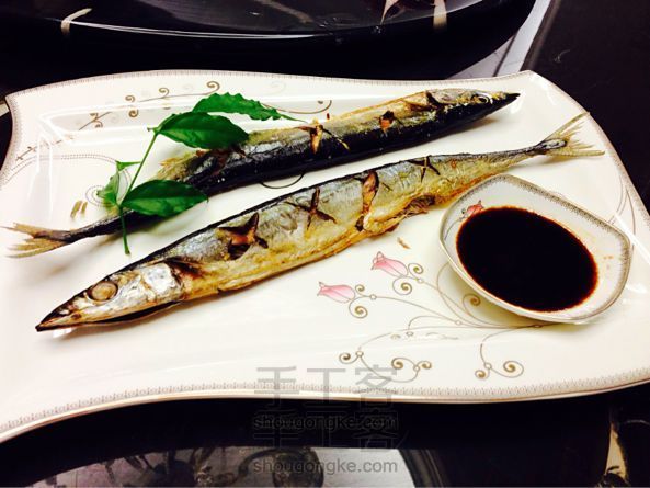 日式盐烤秋刀鱼 美食教程