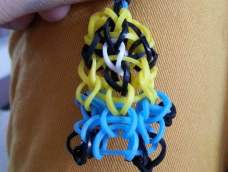 【彩虹织机】橡皮筋小黄人的编织方法