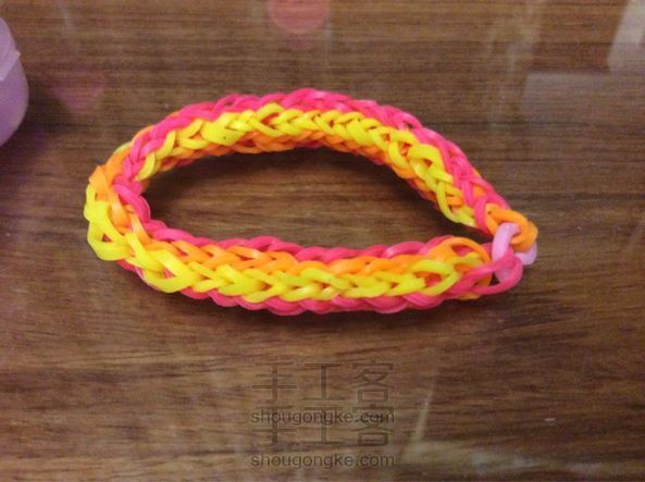 橡皮筋六股手链制作方法