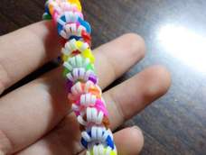 彩虹织机甜甜圈手链制作教程