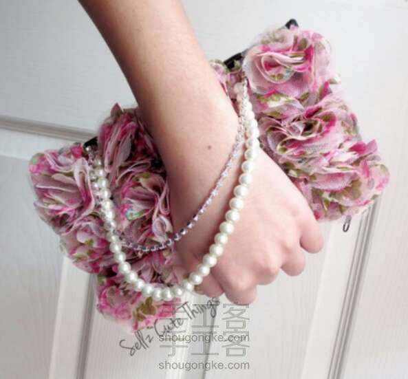 优雅珍珠花卉化妆袋
