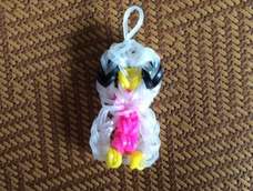 彩色橡皮筋做成的猫头鹰