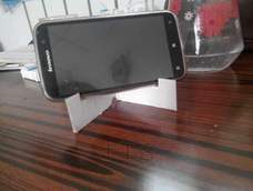 用硬纸板做的手机支架