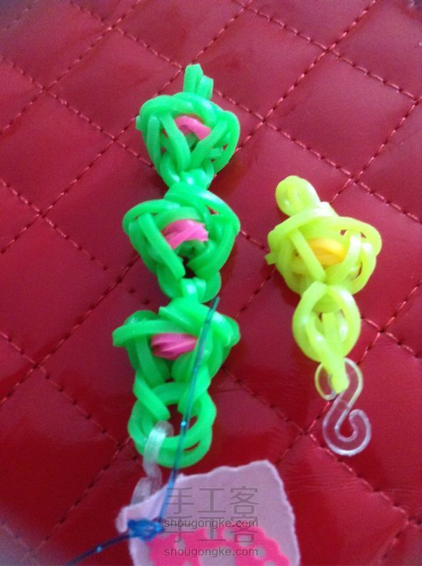【落雪手工坊】的王牌之一：花团手链&挂件 彩虹织机