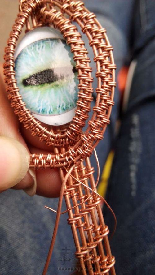 创意DIY 【绕线の首饰】眼睛毛衣链 第4步